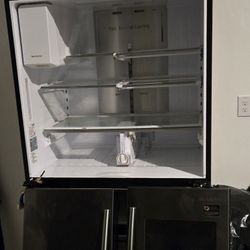 Samsung REFRIGERATOR...needs Reassemble 