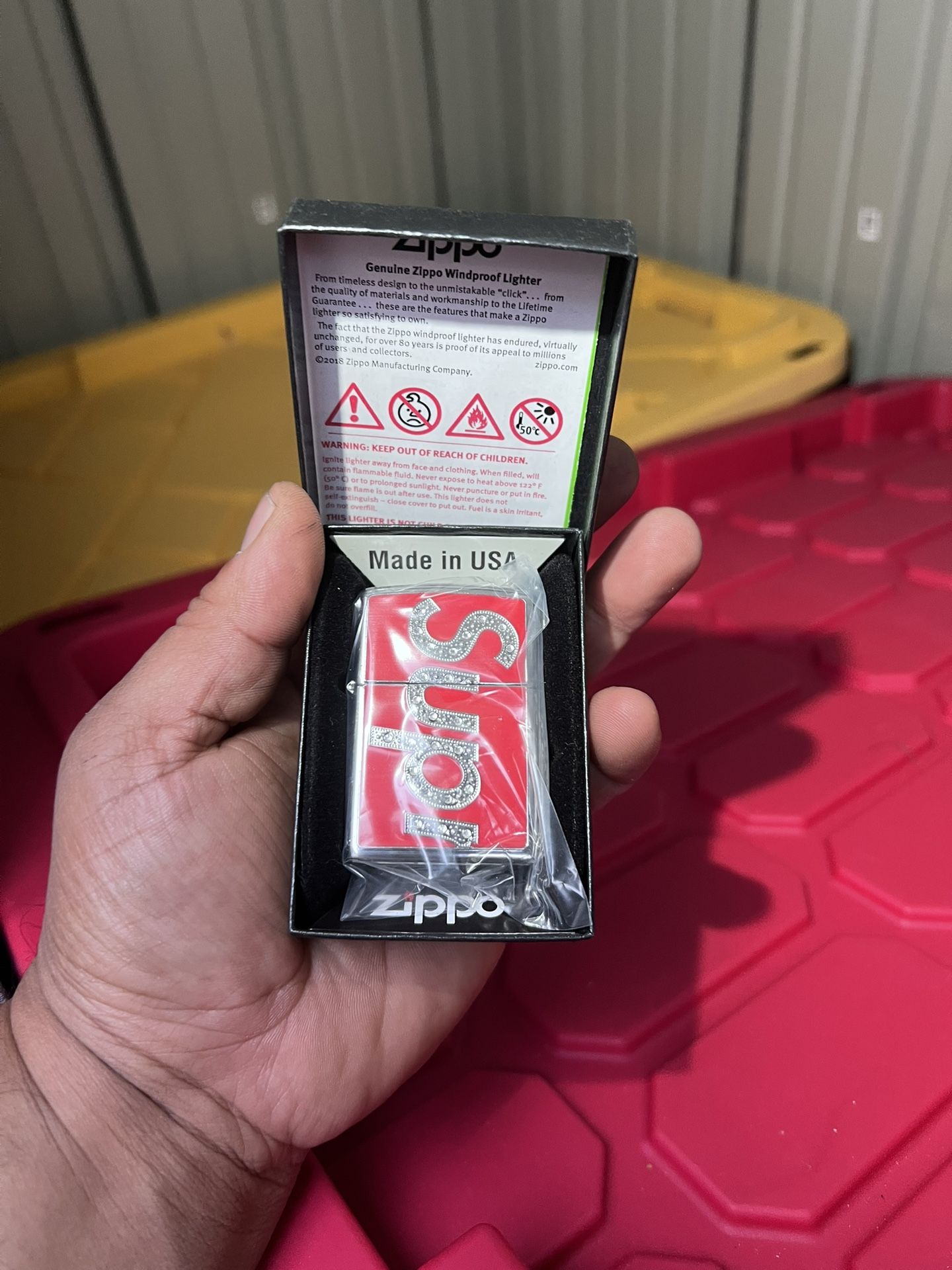 Supreme Swarovski zippo