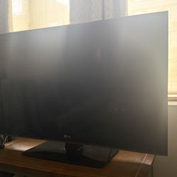 40” LG TV