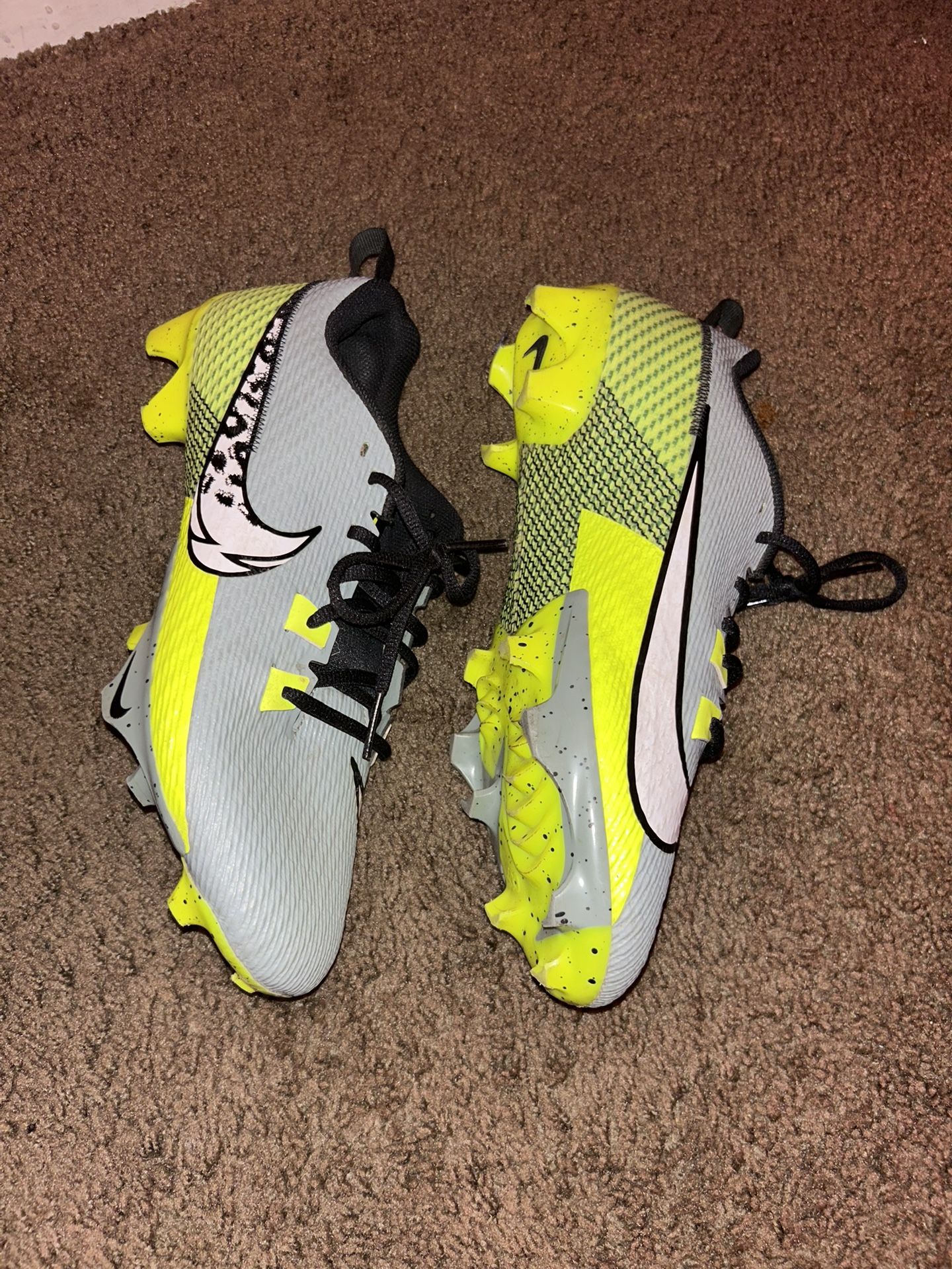 Vapor Edge Speed 360 Football Cleats- Size 10.5