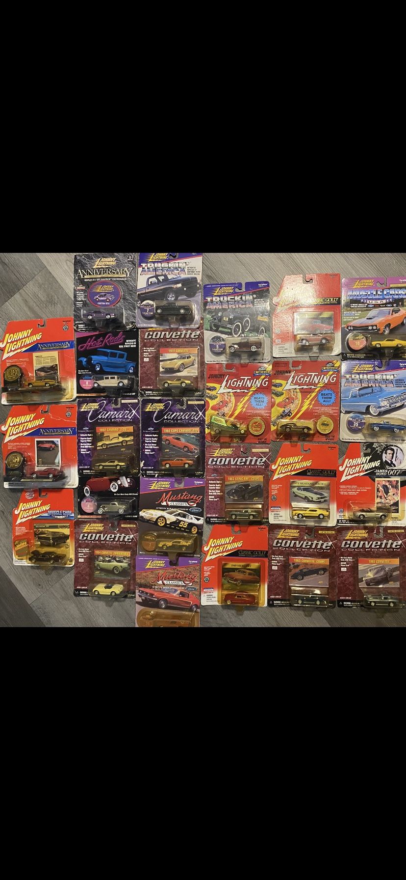 VINTAGE JOHNNY LIGHTNING DIE CAST CARS (PLEASE READ THE DISCRIPTION)