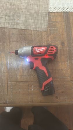 Milwaukee M12 Impact Drill
