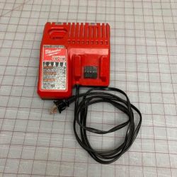 Milwaukee Battery Charger TOOLS IMPACTS Batteries Impacts 