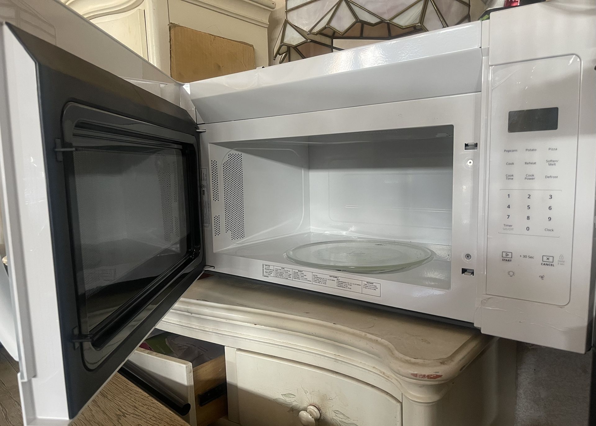 White Over-the-range Whirlpool Microwave