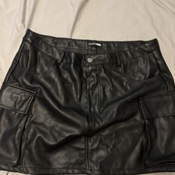 Fashion Nova mini leather skirt