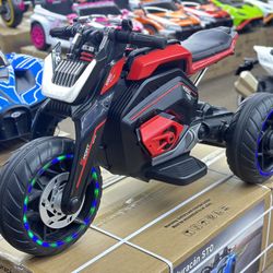  12V Kids ride on three wheeler with Rim lights