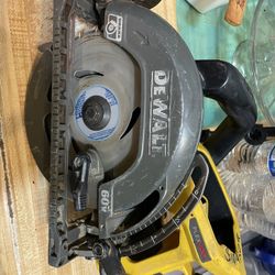 Cerrucho Dewalt Flex  60 Vol Tool Only 