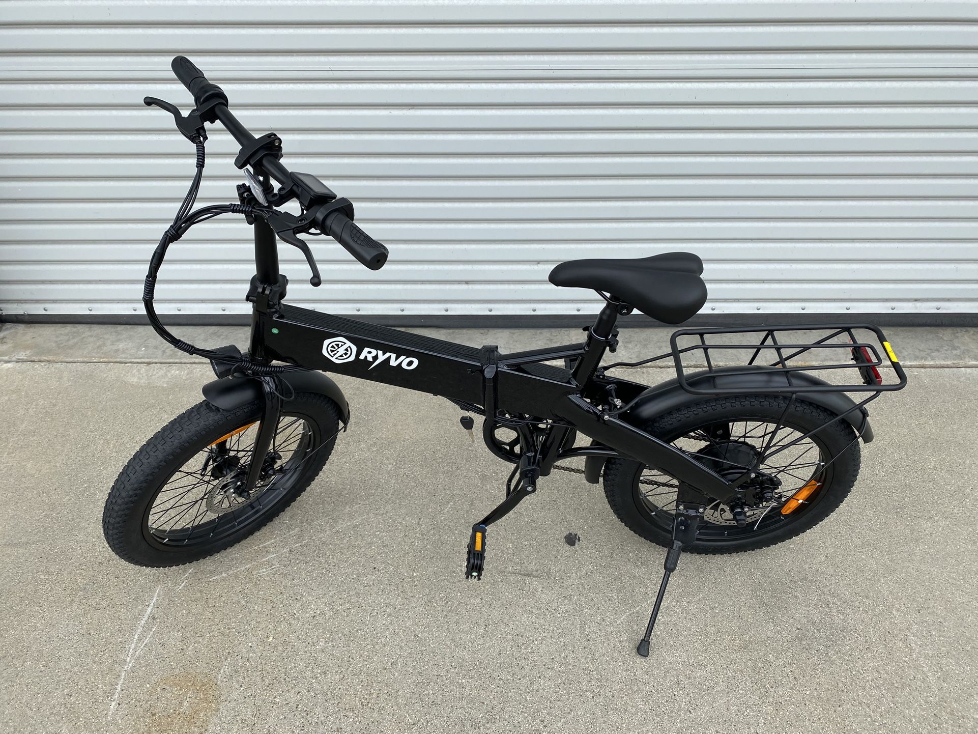 750W 48V Rear-Wheel Electric Bike, 24 mph Top Speed