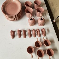 LARGE LOT OF VERY RARE CORAL/PINK/ ROSE VINTAGE FIESTAWARE
