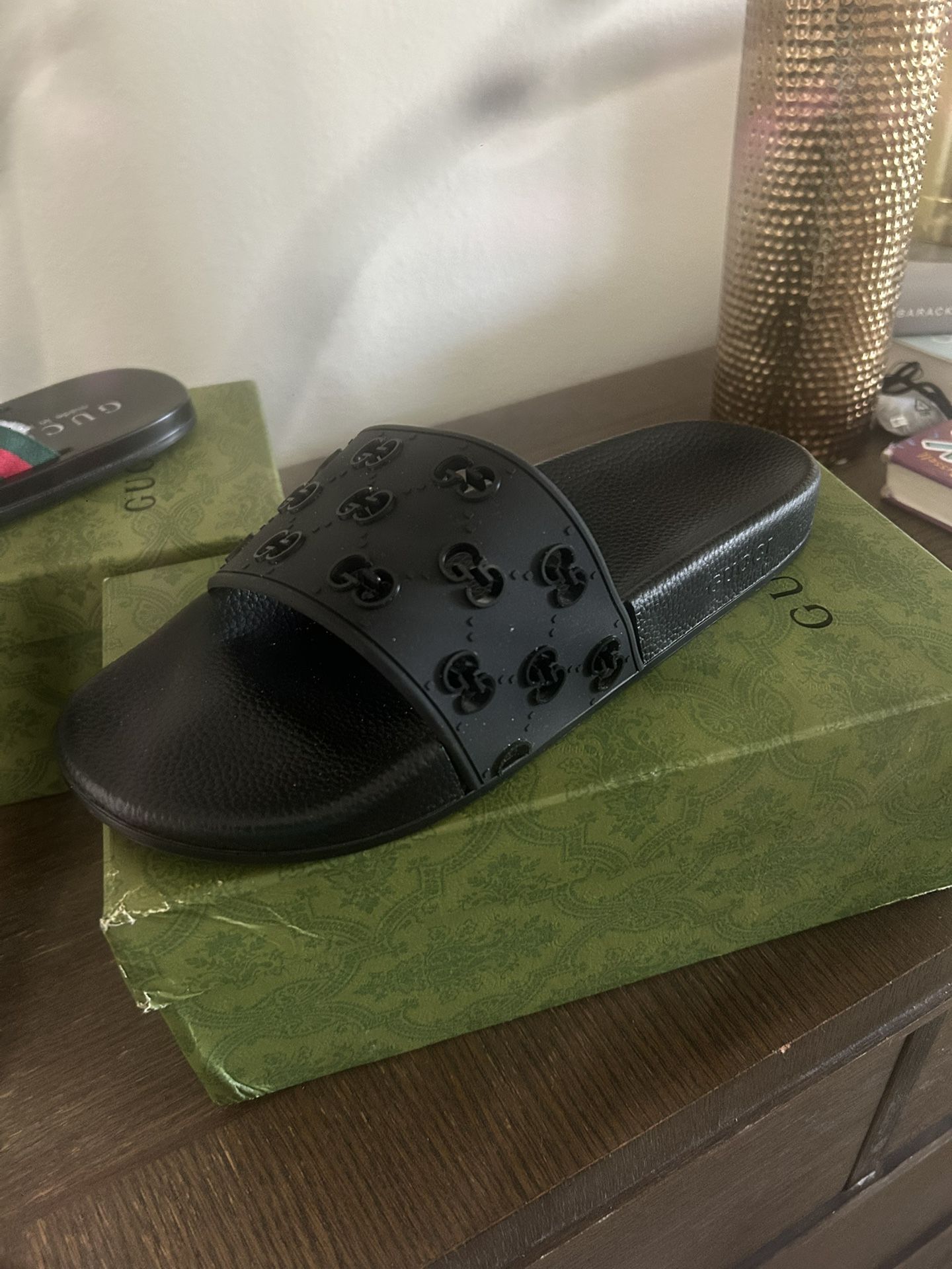 Brand New Gucci Men Slides Size 9