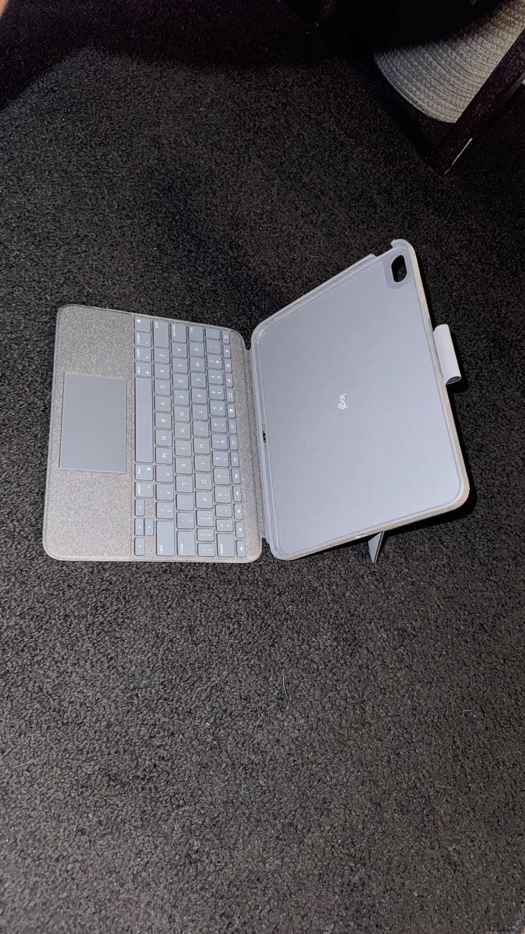 Logitech Combo Touch | Ipad Case