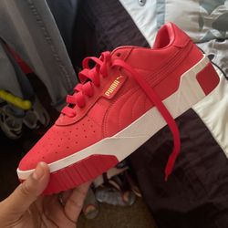 Pumas Size 10  In Women 