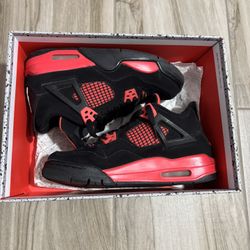 Air Jordan 4 Retro “Red Thunder”