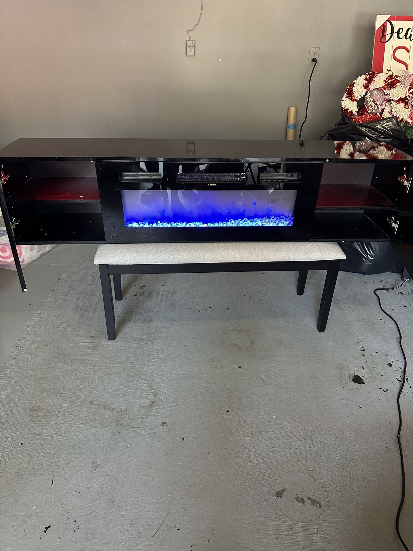 Mountable Electronic Fireplace