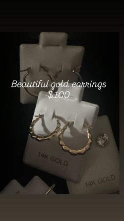 gold earrings