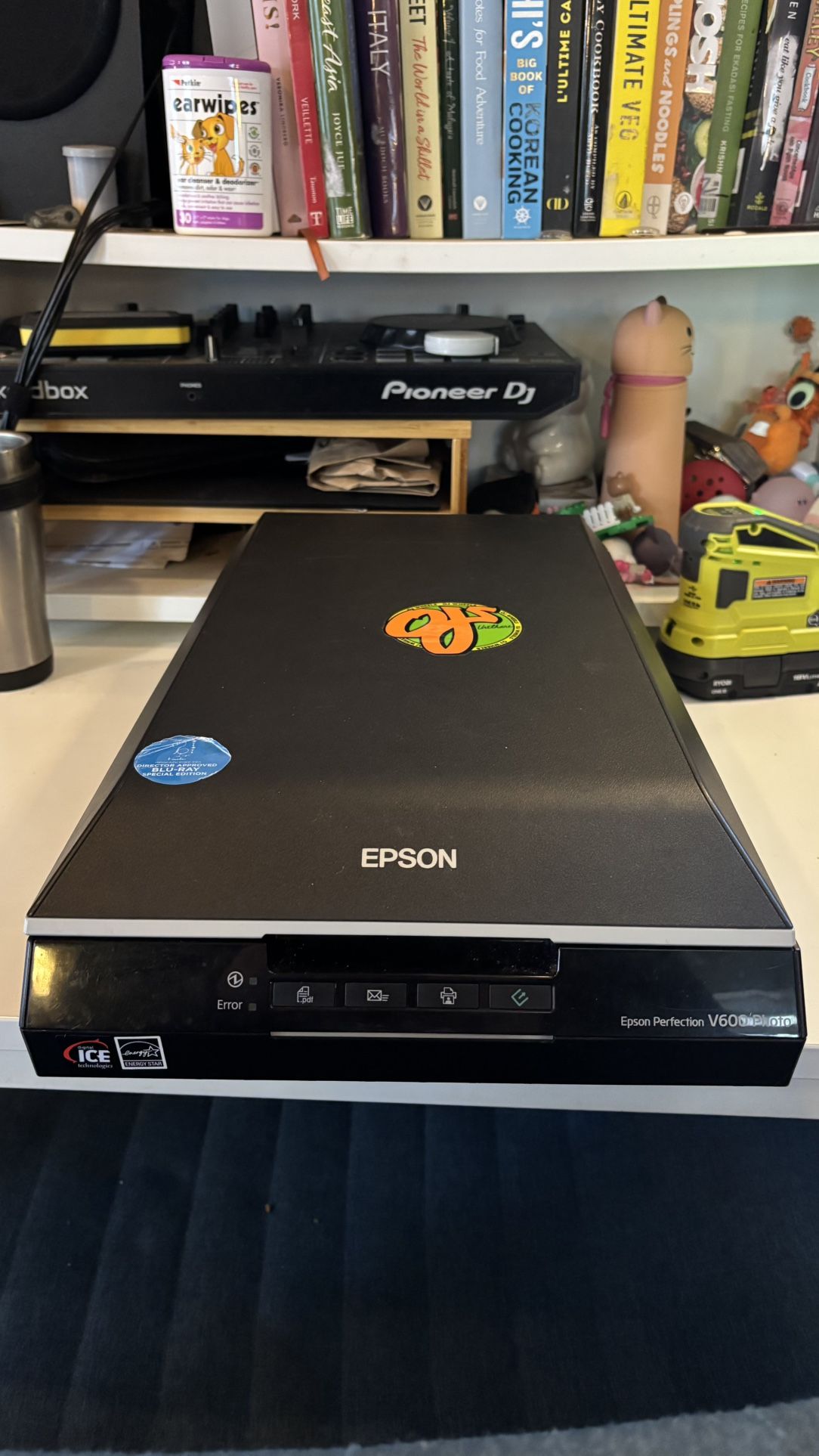Epson V600 scanner