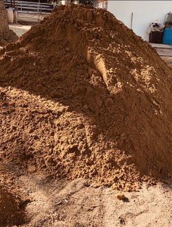 FREE DIRT & FREE DELIVERY