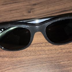 Authentic Ray-Ban New Wayfarer sunglasses