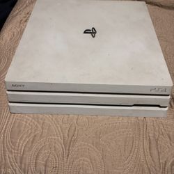PlayStation 4 White Pro 