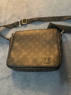 Original Louis Vuitton District PM Messenger Bag