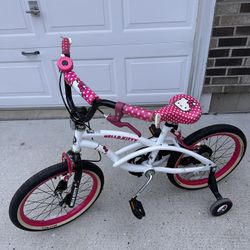Girls Bike / Bicycle With Training Wheels. 