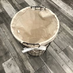 Wire Hamper