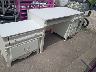 Vanity desk with 🪞 mirror dresser and side small lap dresser