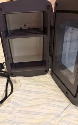 Mini fridge