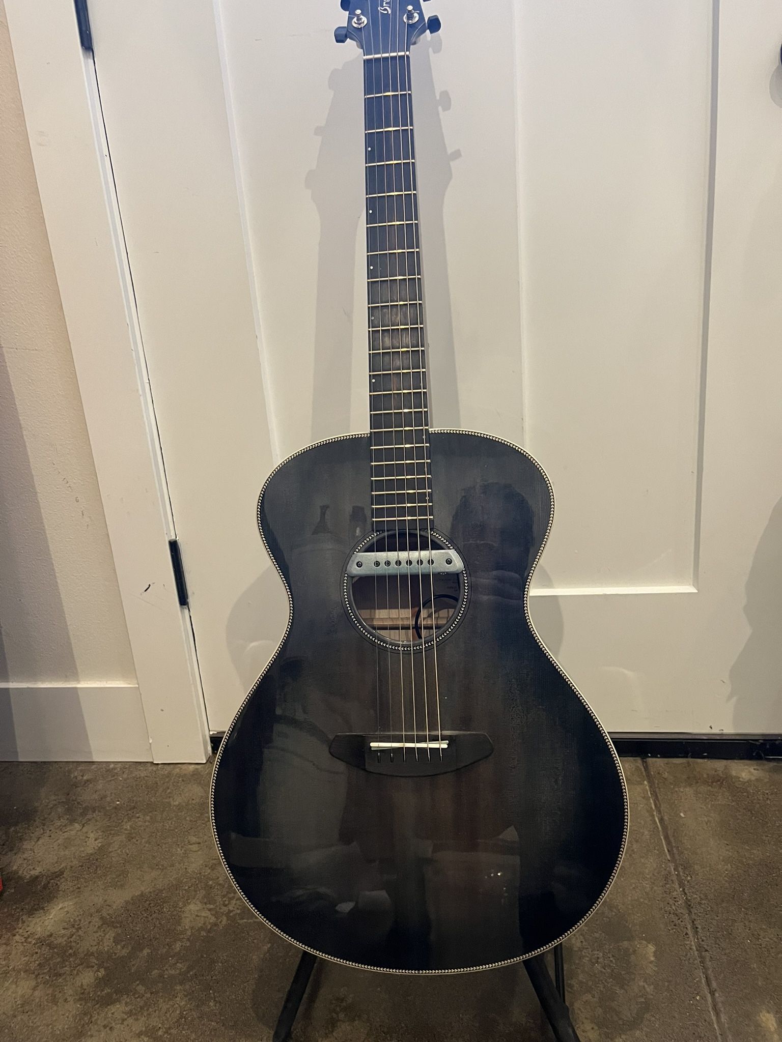 Breedlove Oregon Concert Rogue Limited Edition Left Handed Guitar