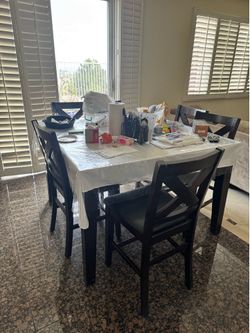 Dining Table with 6 chairs