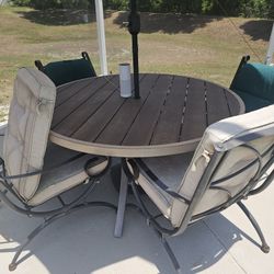 Outdoor Table And Chairs 