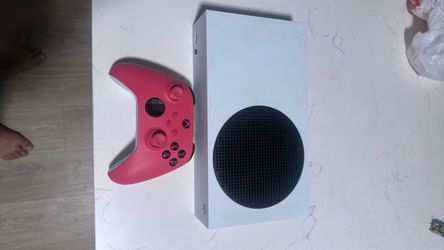 Xbox series S with controller