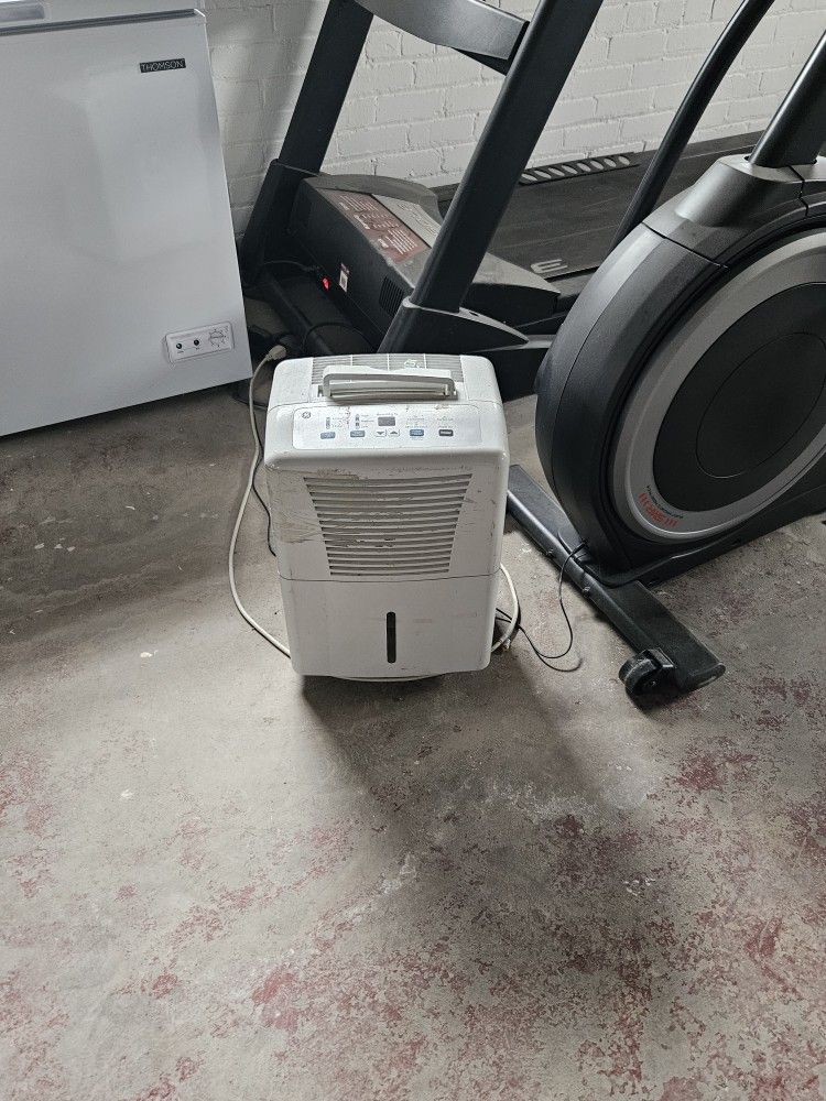 Dehumidifier 