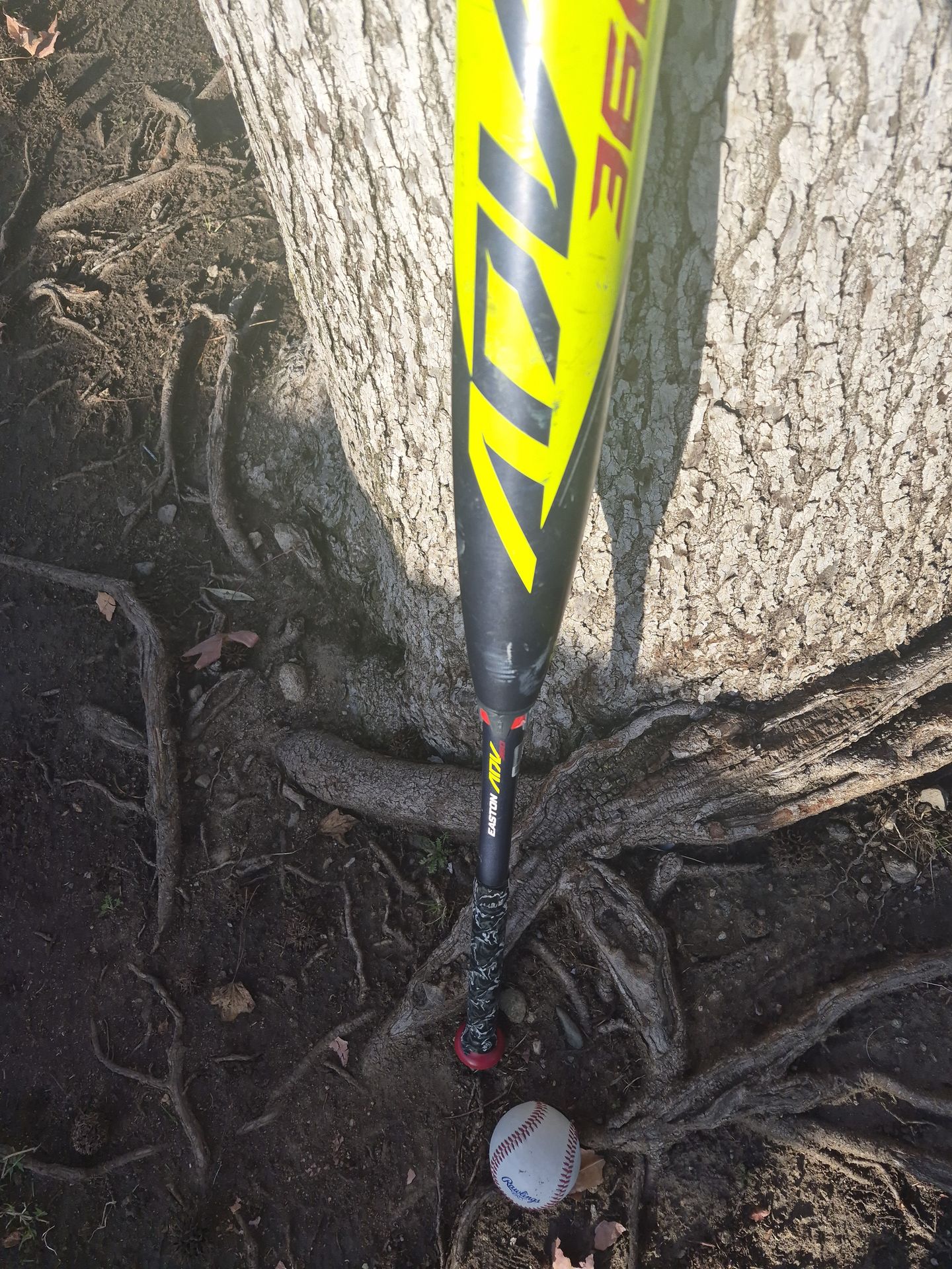 EASTON "BIG BARRELL " BAT ( SEE PICS) LOCATED IN GLENDORA CHECK OUT MY PAGE ALOT OF BASEBALL EQUIPMENT FOR SALE "CHEAP"