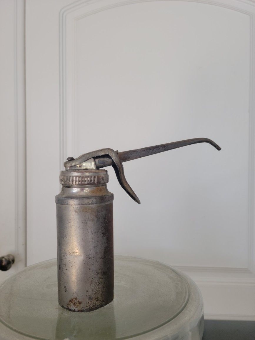 Vintage Finger Oil Can , Manufactured By Plews Oiler Company, Minneapolis. Minnesota 