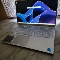 Dell Inspiron 15 Laptop Powerful 4 Core i7 11th Gen 16GB ( 2021 model )