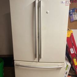 Refrigerator LG