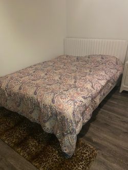 Queen size bed