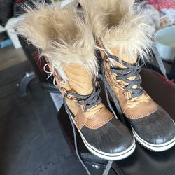 Kids Sorrel Joan Of Ark Snow Boots