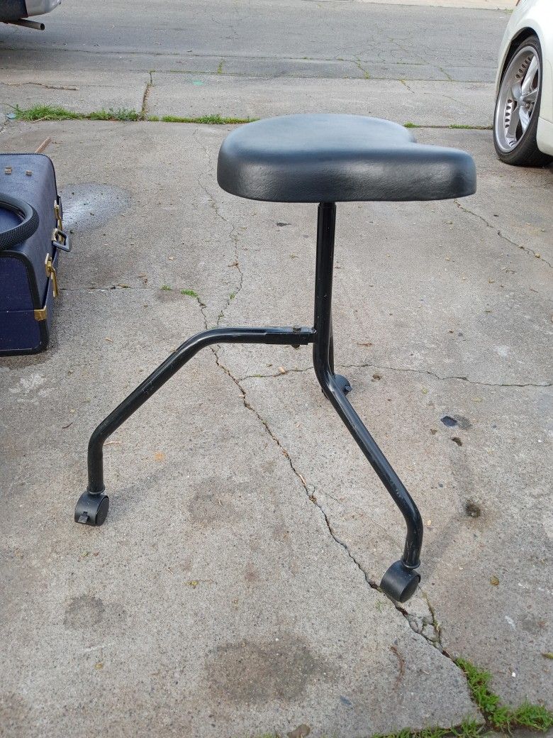 Steel Frame Rollabout Chair