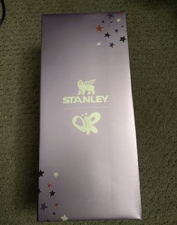 Stanley x Olivia Rodrigo Quencher H2.0 FlowState Tumbler 40 Oz In Hand