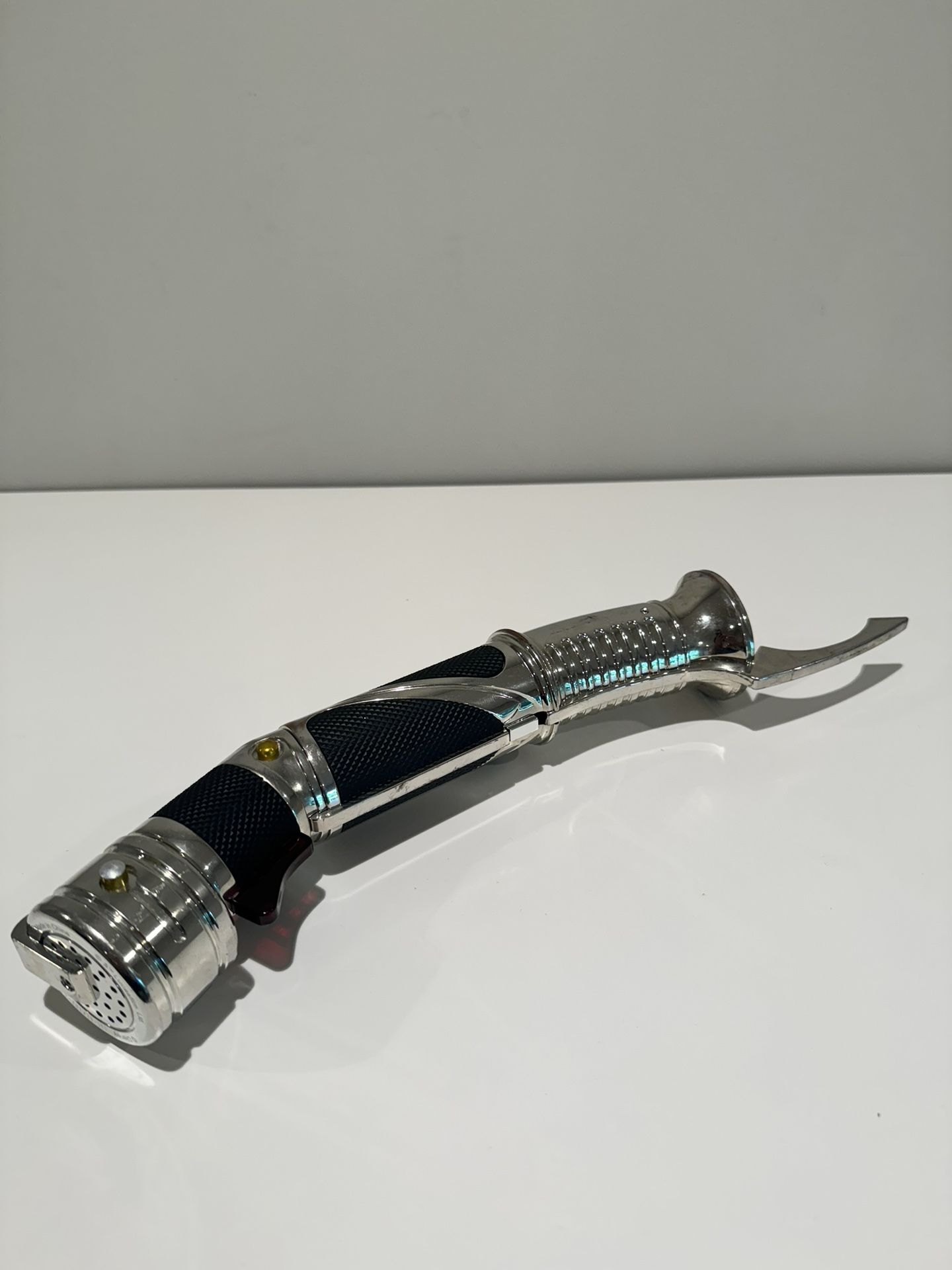 DISCONTINUED Darth Tyrannus (Count Duku) Disneyland Hilt