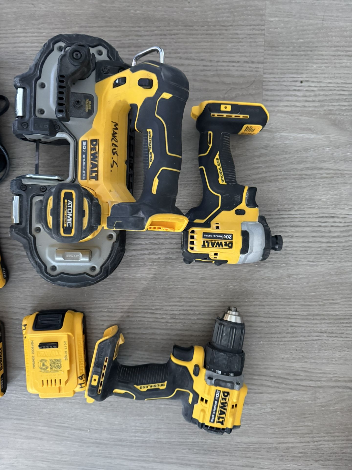 NEW CONDITION DE WALT 20V BAND SAW - DRILL- IMPACT