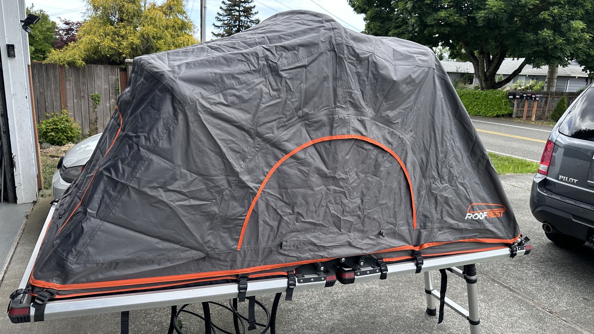 Roofnest Meadowlark Soft Shell Roof Top Tent for Car Camping and Overlanding, Lightweight, Waterproof