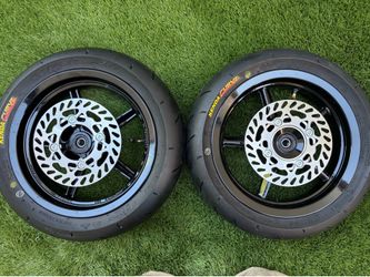 12" wheel set w/ Kenda tires & disc brakes