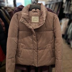 Levi’s Women’s Puffer Jacket (Pink)