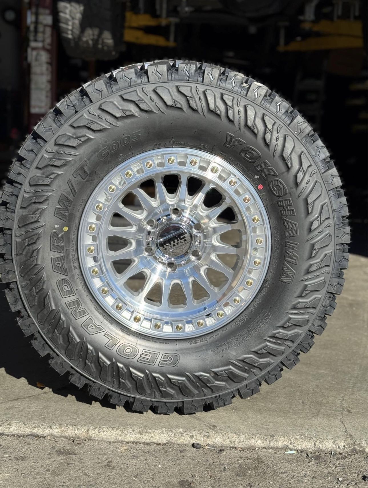 KMC KM552 IMS 17x8.5 6x5.5 -10 Wheels 35x12.50R17 Yokohama Geolander G003 M/T Silverado Sierra Tundr