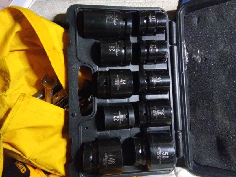Pittsburgh Pro Large Size Impact Socket Set for Sale in Seattle, WA