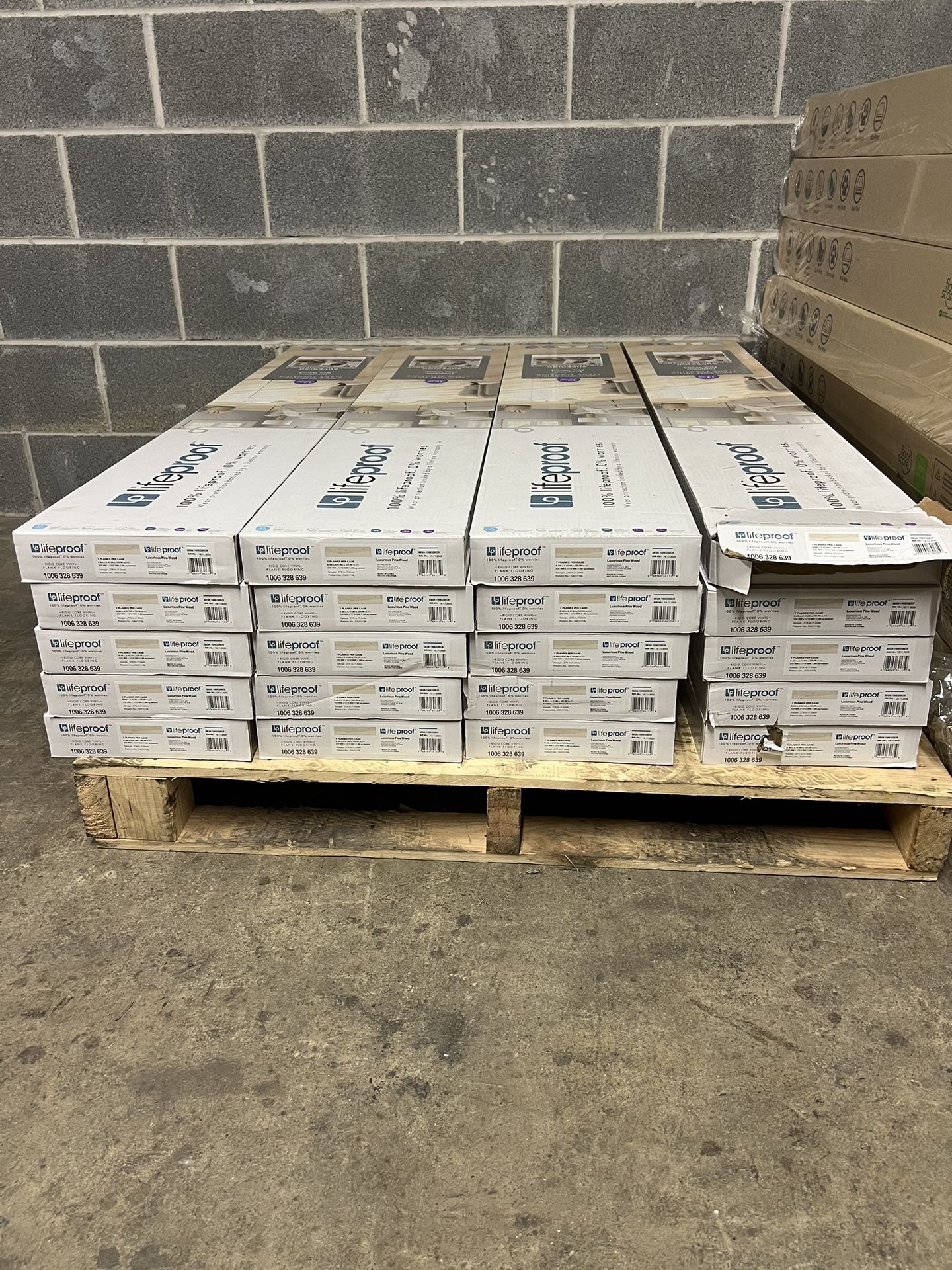 Lifeproof Luxurious Pine Wood Vinyl Plank Flooring