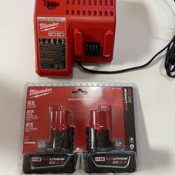 Milwaukee M12 and M18 12-Volt/18-Volt Lithium-Ion Multi-Voltage Battery Charger